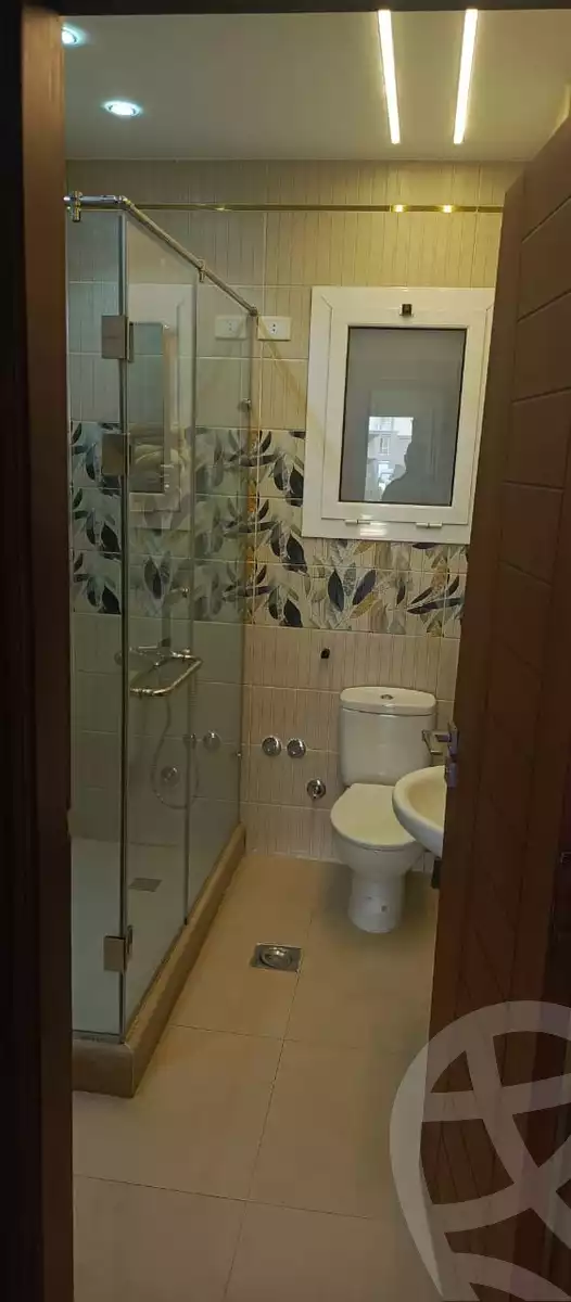 https://aqarmap.com.eg/ar/listing/6259840-for-rent-cairo-new-cairo-compounds-hyde-park-centre-ville-hyde-park