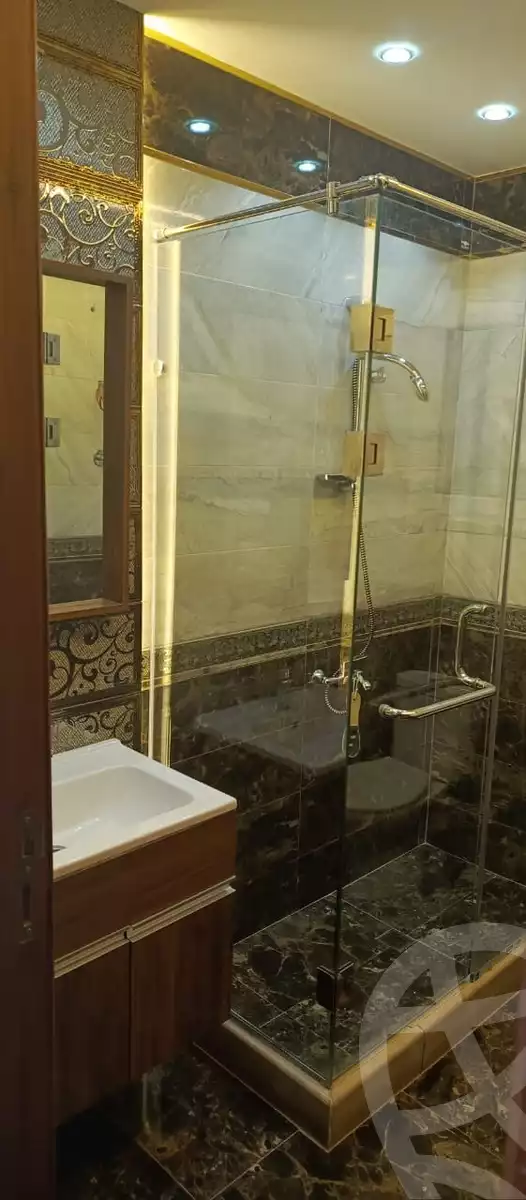 https://aqarmap.com.eg/ar/listing/6259840-for-rent-cairo-new-cairo-compounds-hyde-park-centre-ville-hyde-park
