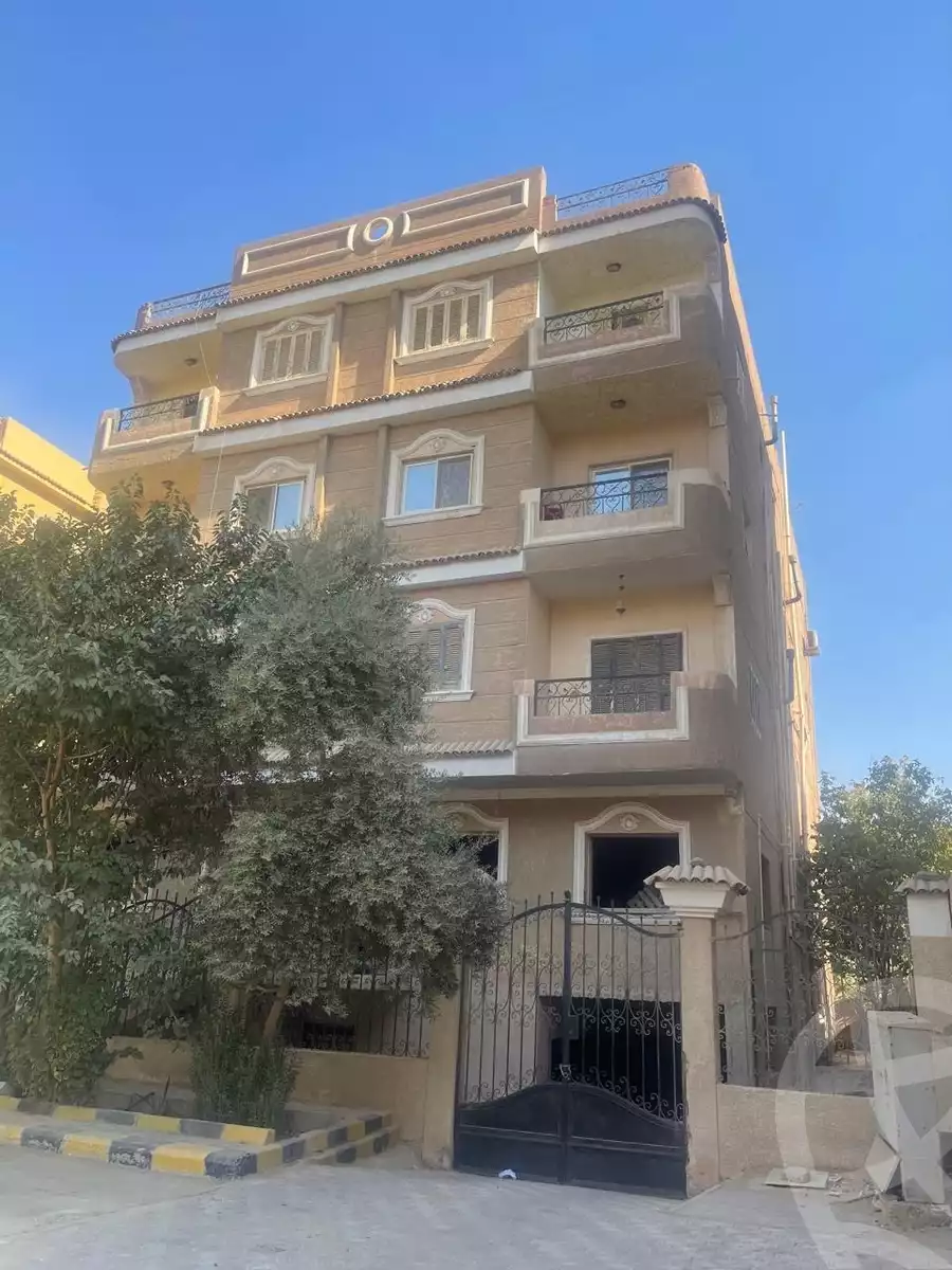 https://aqarmap.com.eg/ar/listing/6363676-for-sale-cairo-6th-of-october-el-ahyaa-neighborhood-1st-seventh-neighborhood