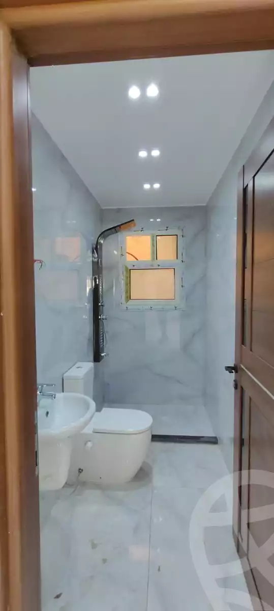https://aqarmap.com.eg/en/listing/6370626-for-sale-cairo-el-sheikh-zayed-city-compounds-el-khamayel