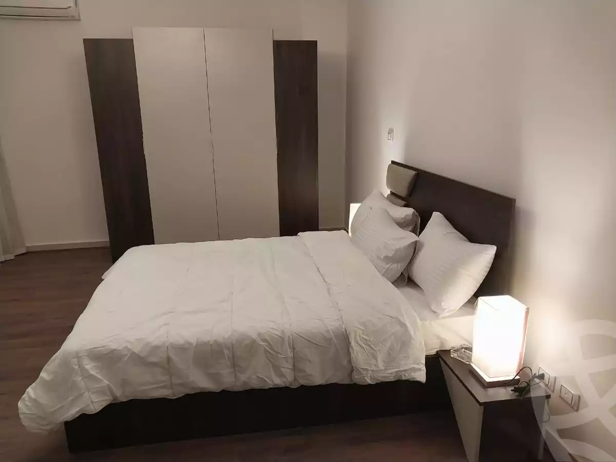 https://aqarmap.com.eg/en/listing/6375430-for-rent-cairo-new-cairo-lrhb-city-phase-4-mohammed-farid-st