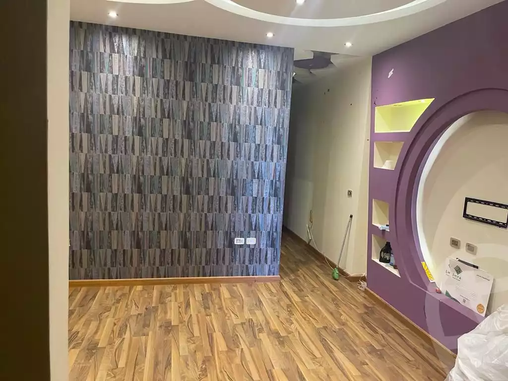 https://aqarmap.com.eg/en/listing/6375434-for-sale-cairo-new-cairo-compounds-el-mostashareen-compound