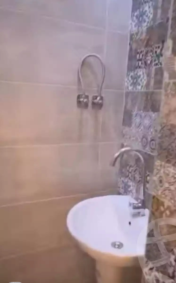 https://aqarmap.com.eg/ar/listing/6375453-for-sale-cairo-nozha-2-el-khamseen-st