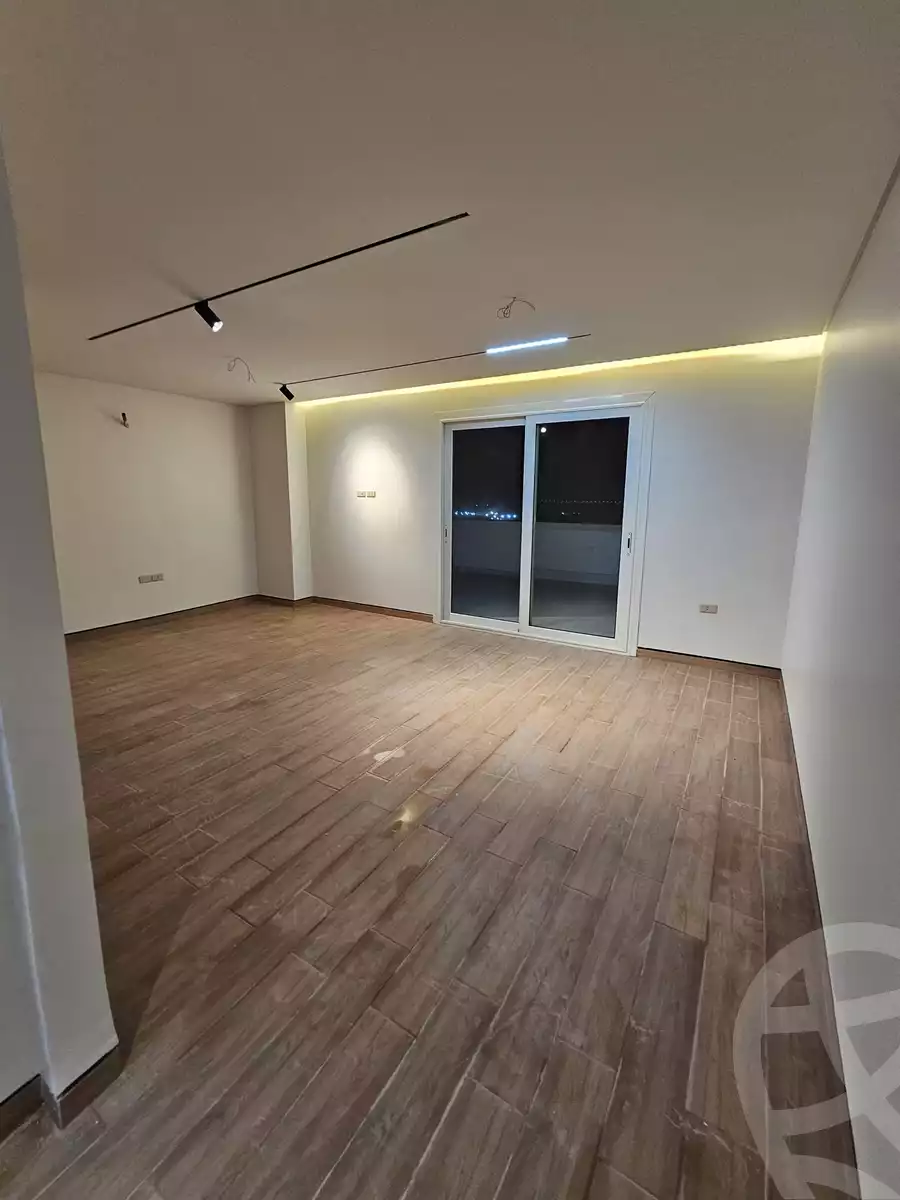 https://aqarmap.com.eg/ar/listing/6379369-for-rent-cairo-new-cairo-compounds-mwntn-fyw-y-syty-club-park-mountain-view-icity