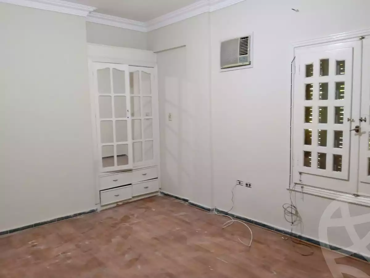 https://aqarmap.com.eg/en/listing/6379978-for-sale-cairo-el-sheikh-zayed-city-compounds-hadayek-el-mohandiseen