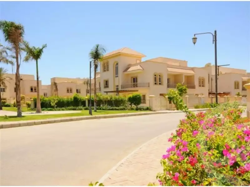 https://aqarmap.com.eg/ar/listing/6384703-for-sale-cairo-el-sheikh-zayed-city-compounds-greens