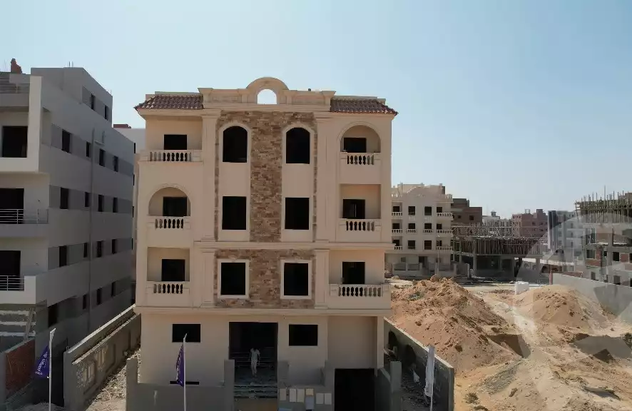 https://aqarmap.com.eg/en/listing/6385261-for-sale-cairo-new-cairo-bait-el-watan-south-suez-road-el-hay-el-takmely