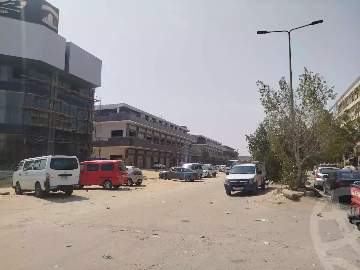 https://aqarmap.com.eg/ar/listing/6398107-for-sale-cairo-6th-of-october-compounds-west-el-balad-mall-oad