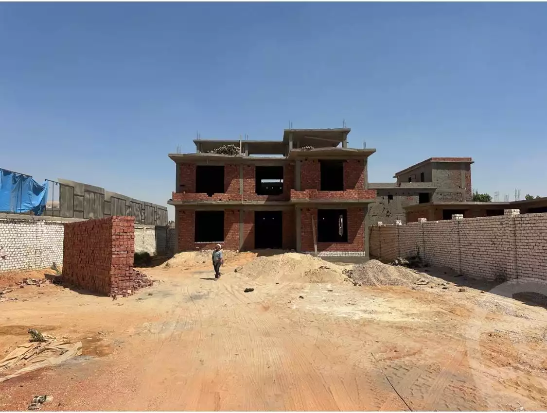 https://aqarmap.com.eg/en/listing/6400811-for-sale-cairo-el-sheikh-zayed-city-lshykh-zyd-ljdyd-el-reef-el-oroby
