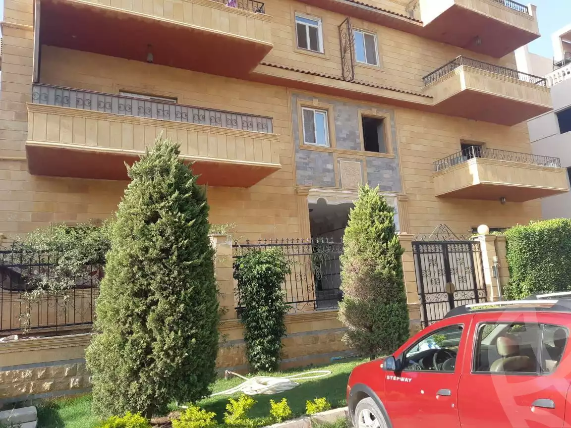https://aqarmap.com.eg/en/listing/6403801-for-sale-cairo-new-cairo-first-settlement-neighbourhood-5-el-shaheed-islam-raafat-st