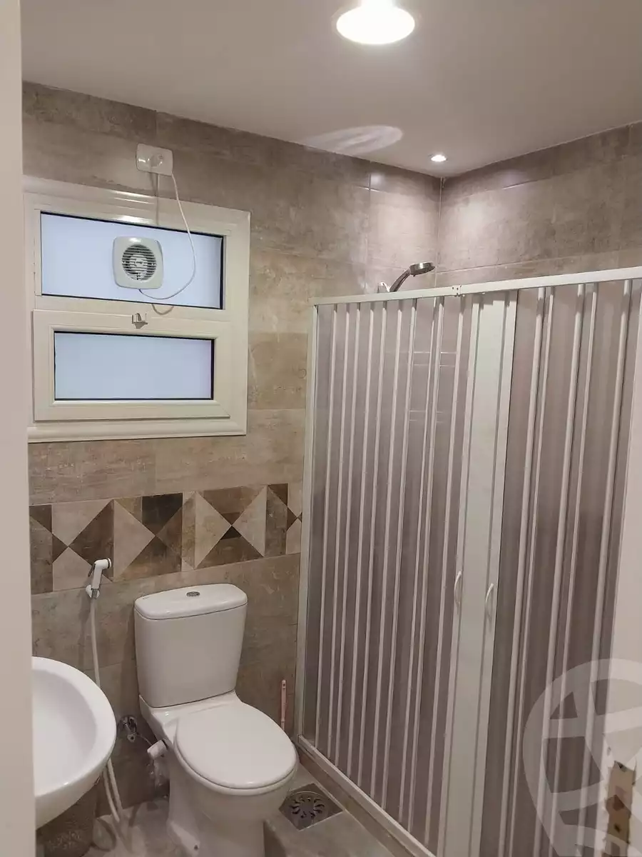 https://aqarmap.com.eg/en/listing/6416315-for-rent-cairo-new-cairo-lrhb-city-phase-8
