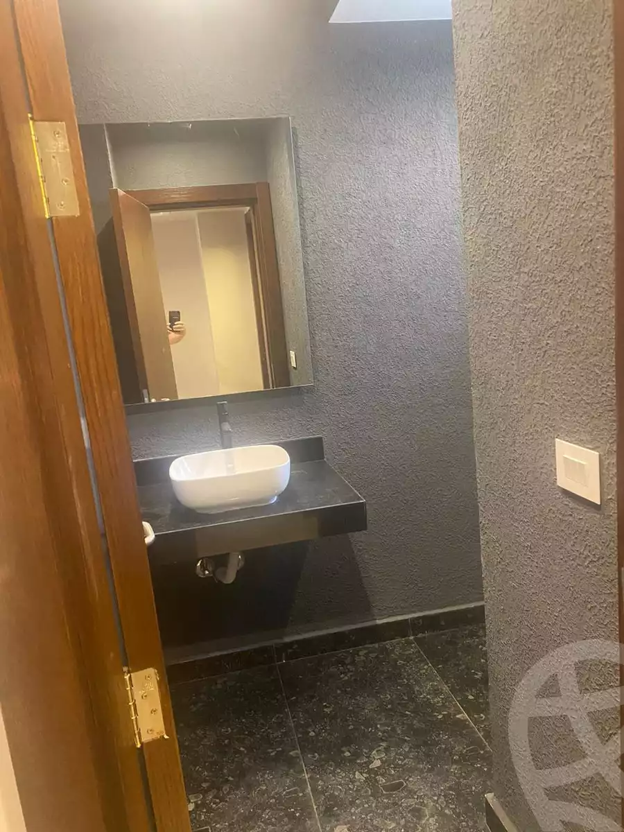 https://aqarmap.com.eg/ar/listing/6429460-for-rent-cairo-el-sheikh-zayed-city-compounds-kmbwnd-wyst-twn-swdyk