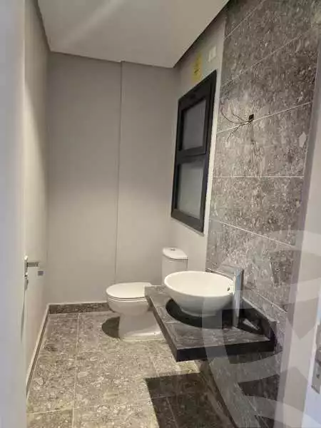https://aqarmap.com.eg/ar/listing/6433820-for-rent-cairo-el-sheikh-zayed-city-compounds-kmbwnd-fyldj-wyst-dr-llttwyr