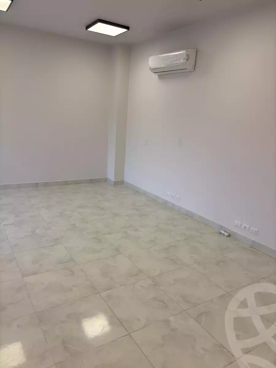 https://aqarmap.com.eg/ar/listing/6434241-for-rent-cairo-new-cairo-compounds-the-square