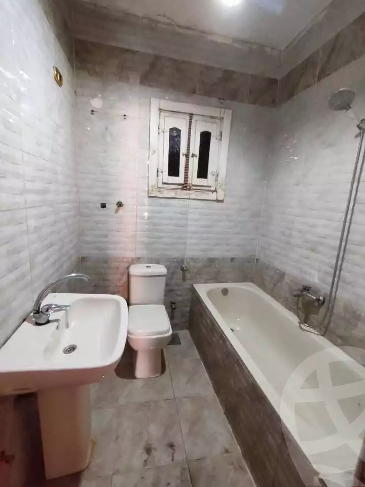 https://aqarmap.com.eg/ar/listing/6435993-for-sale-qalyubia-shubra-el-khaima-shubra-el-khaima-city-ahmed-oraby-st