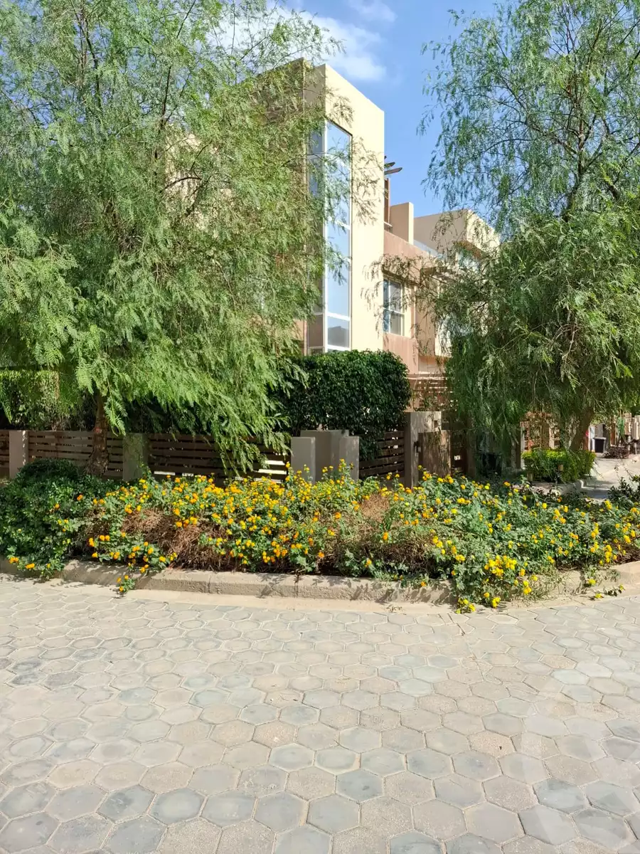 https://aqarmap.com.eg/ar/listing/6439957-for-sale-cairo-6th-of-october-compounds-rayos