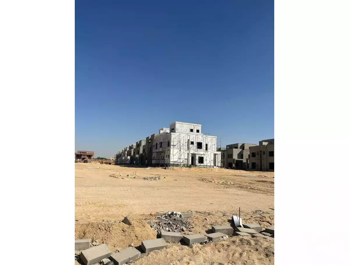 https://aqarmap.com.eg/en/listing/6445946-for-sale-cairo-el-sheikh-zayed-city-lshykh-zyd-ljdyd-naia-west