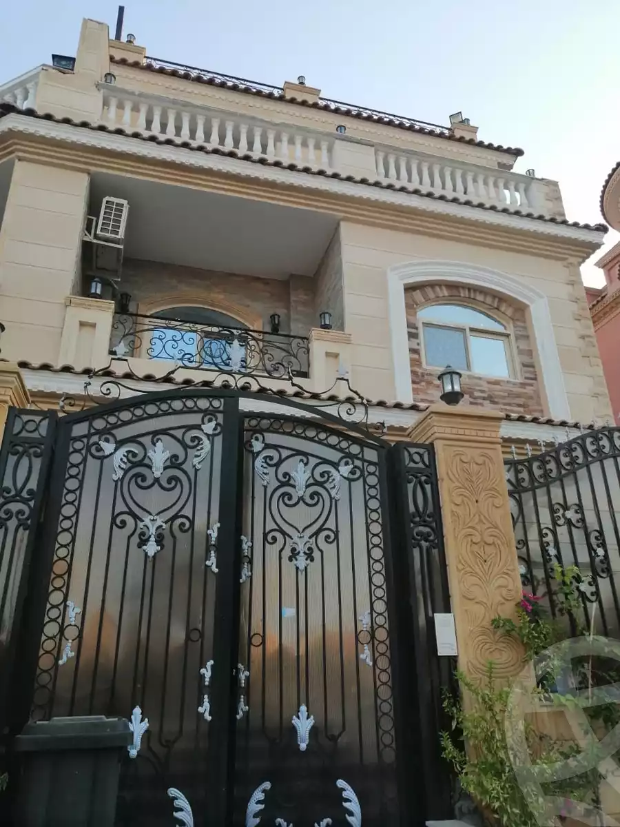https://aqarmap.com.eg/en/listing/6446384-for-sale-cairo-el-sheikh-zayed-city-compounds-hadayek-el-mohandiseen