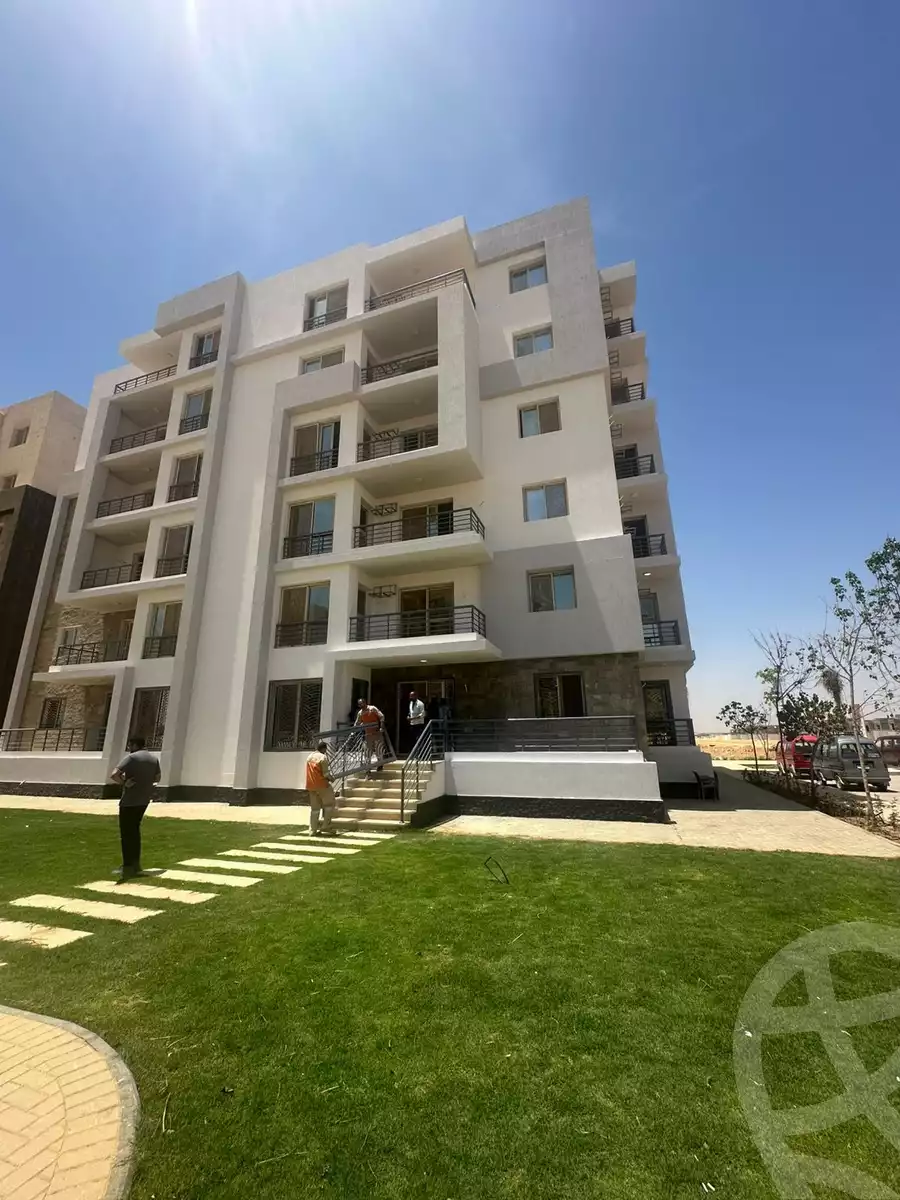 https://aqarmap.com.eg/en/listing/6447599-for-sale-cairo-el-sheikh-zayed-city-lshykh-zyd-ljdyd-west-view-residence-hdp