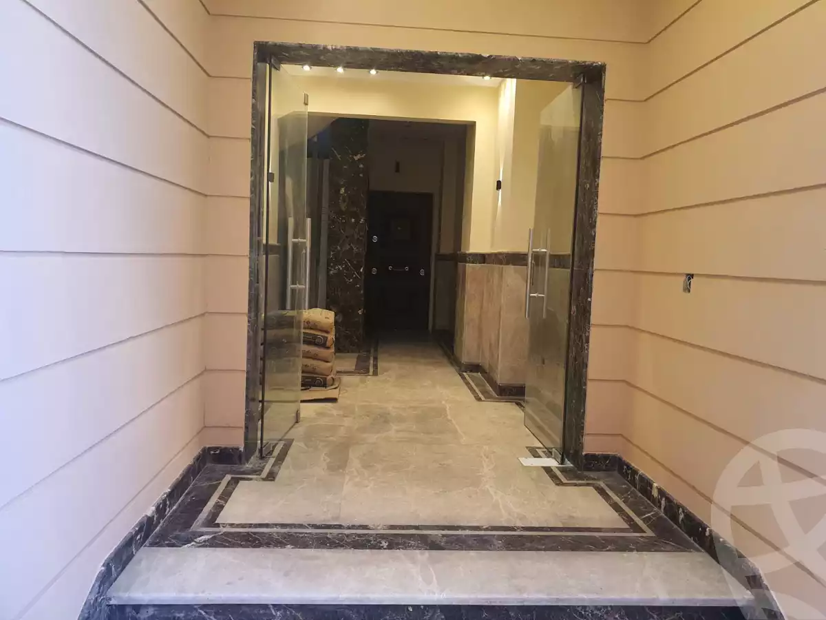 https://aqarmap.com.eg/ar/listing/6451057-for-rent-cairo-new-cairo-ganob-el-akadamiya-south-academy-b-taha-hussein-st
