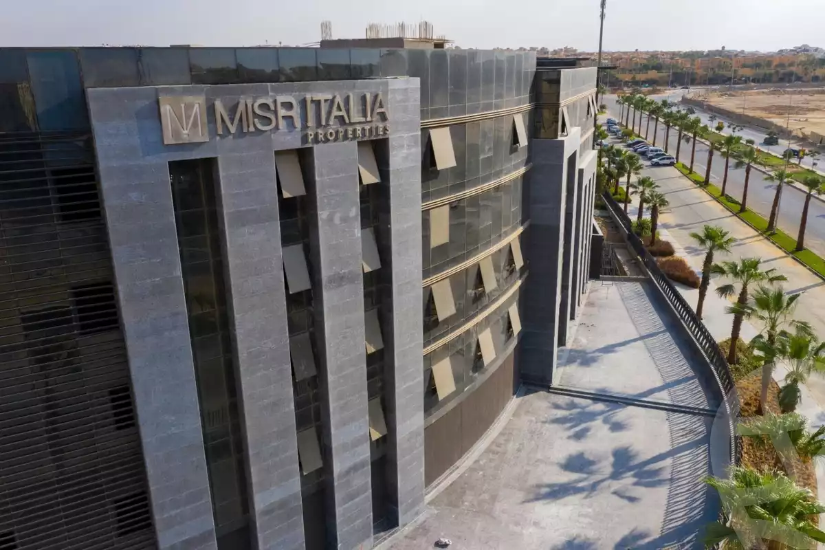 https://aqarmap.com.eg/en/listing/6455856-for-sale-cairo-new-cairo-compounds-cairo-business-park