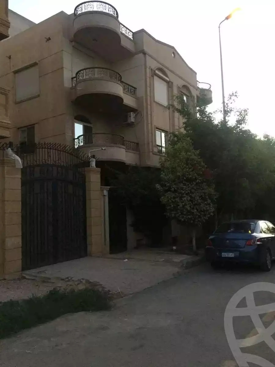 https://aqarmap.com.eg/ar/listing/6468475-for-sale-cairo-new-cairo-el-narges-el-narges-2-pilot-halawany-st