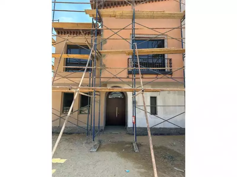 https://aqarmap.com.eg/en/listing/6472757-for-sale-cairo-el-sheikh-zayed-city-compounds-kmbwnd-fyldj-wyst-dr-llttwyr
