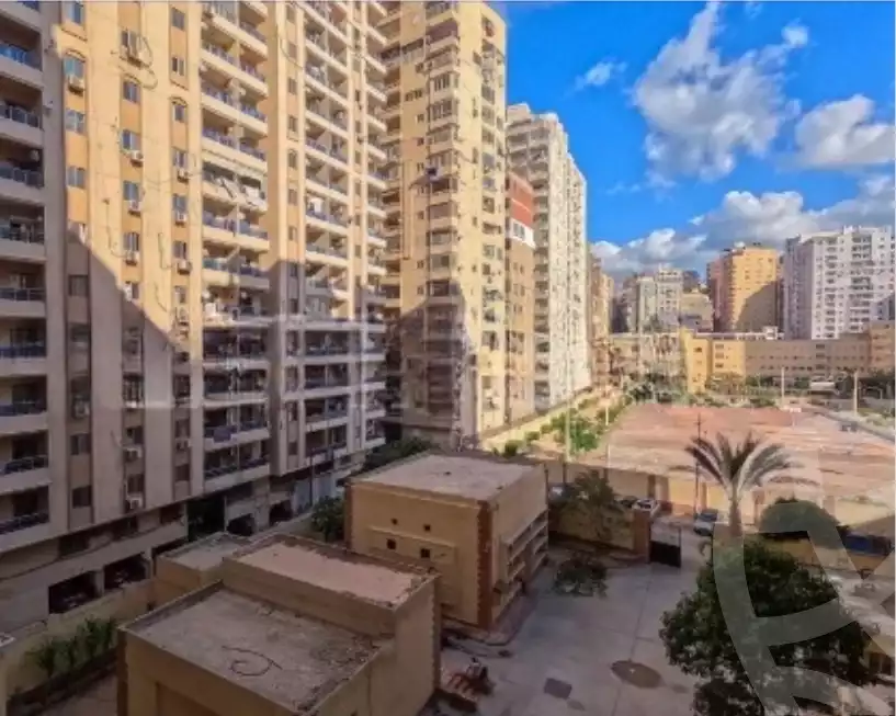 https://aqarmap.com.eg/ar/listing/6493636-for-sale-alexandria-el-asafra-l-sfr-bhry