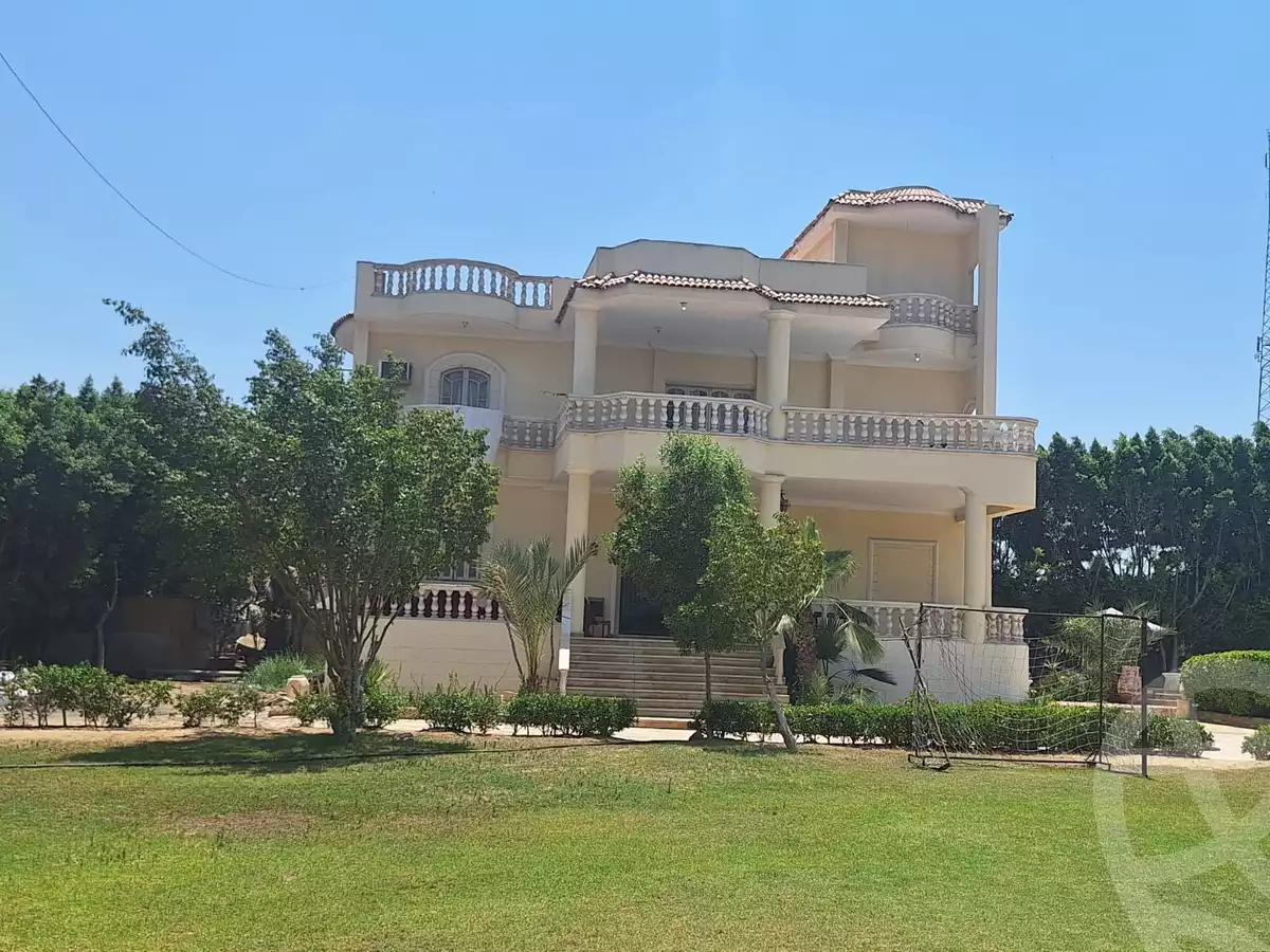 https://aqarmap.com.eg/en/listing/6497137-for-sale-cairo-el-sheikh-zayed-city-lshykh-zyd-ljdyd-el-reef-el-oroby