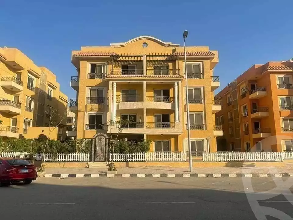 https://aqarmap.com.eg/ar/listing/6497308-for-sale-cairo-el-sheikh-zayed-city-compounds-el-khamayel