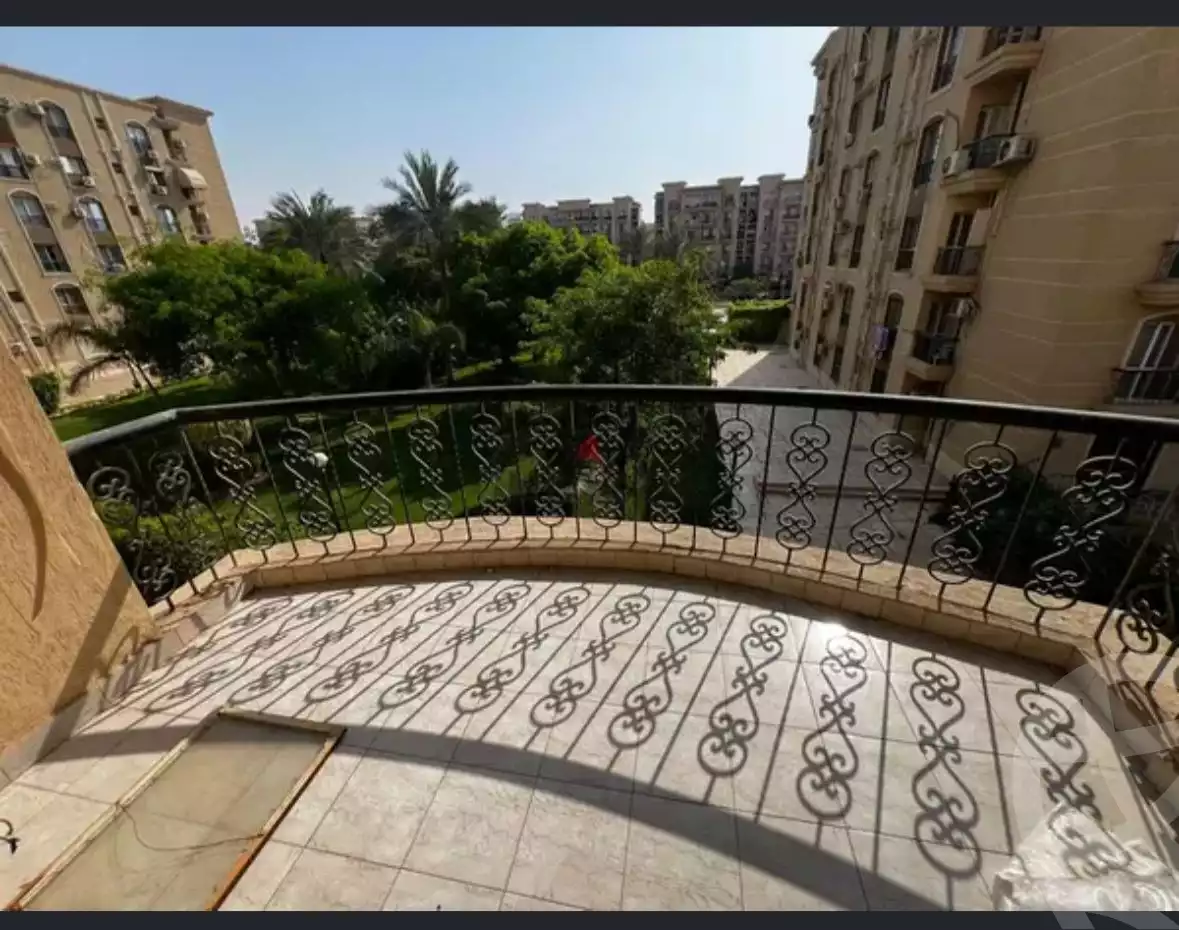 https://aqarmap.com.eg/en/listing/6499921-for-sale-cairo-new-cairo-lrhb-city-phase-8