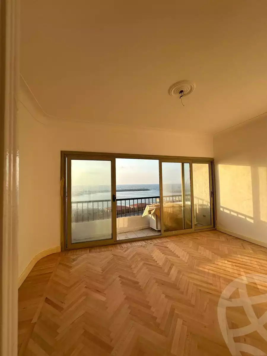 https://aqarmap.com.eg/en/listing/6510765-for-sale-alexandria-lauran-el-gaish-rd