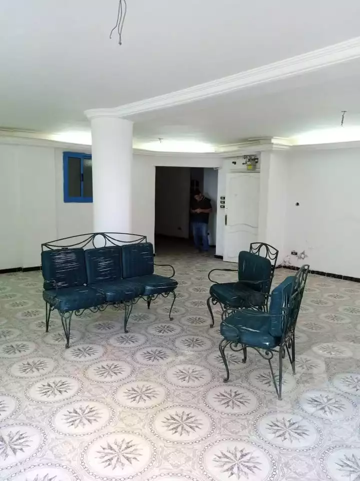 https://aqarmap.com.eg/ar/listing/6513277-for-sale-alexandria-el-asafra-l-sfr-bhry-edrees-st