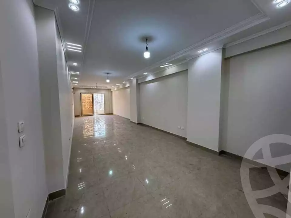 https://aqarmap.com.eg/ar/listing/6520435-for-sale-alexandria-camp-cesar-port-said-street