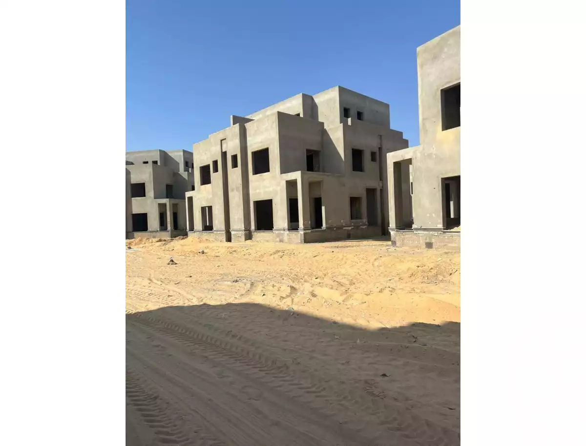 https://aqarmap.com.eg/en/listing/6521748-for-sale-cairo-el-sheikh-zayed-city-lshykh-zyd-ljdyd-naia-west