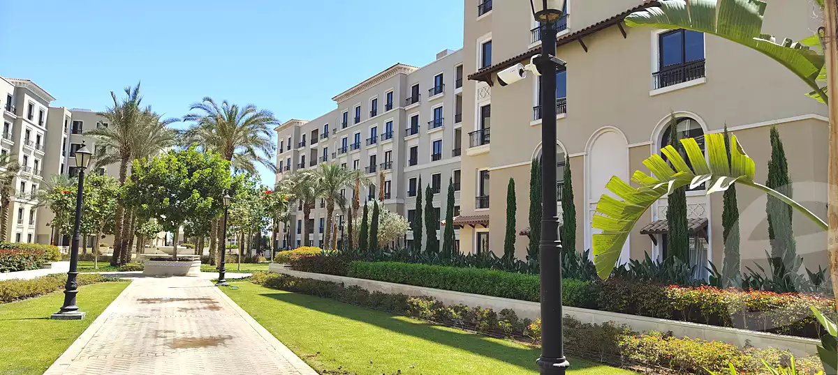 https://aqarmap.com.eg/en/listing/6522070-for-sale-cairo-el-sheikh-zayed-city-compounds-kmbwnd-fyldj-wyst-dr-llttwyr