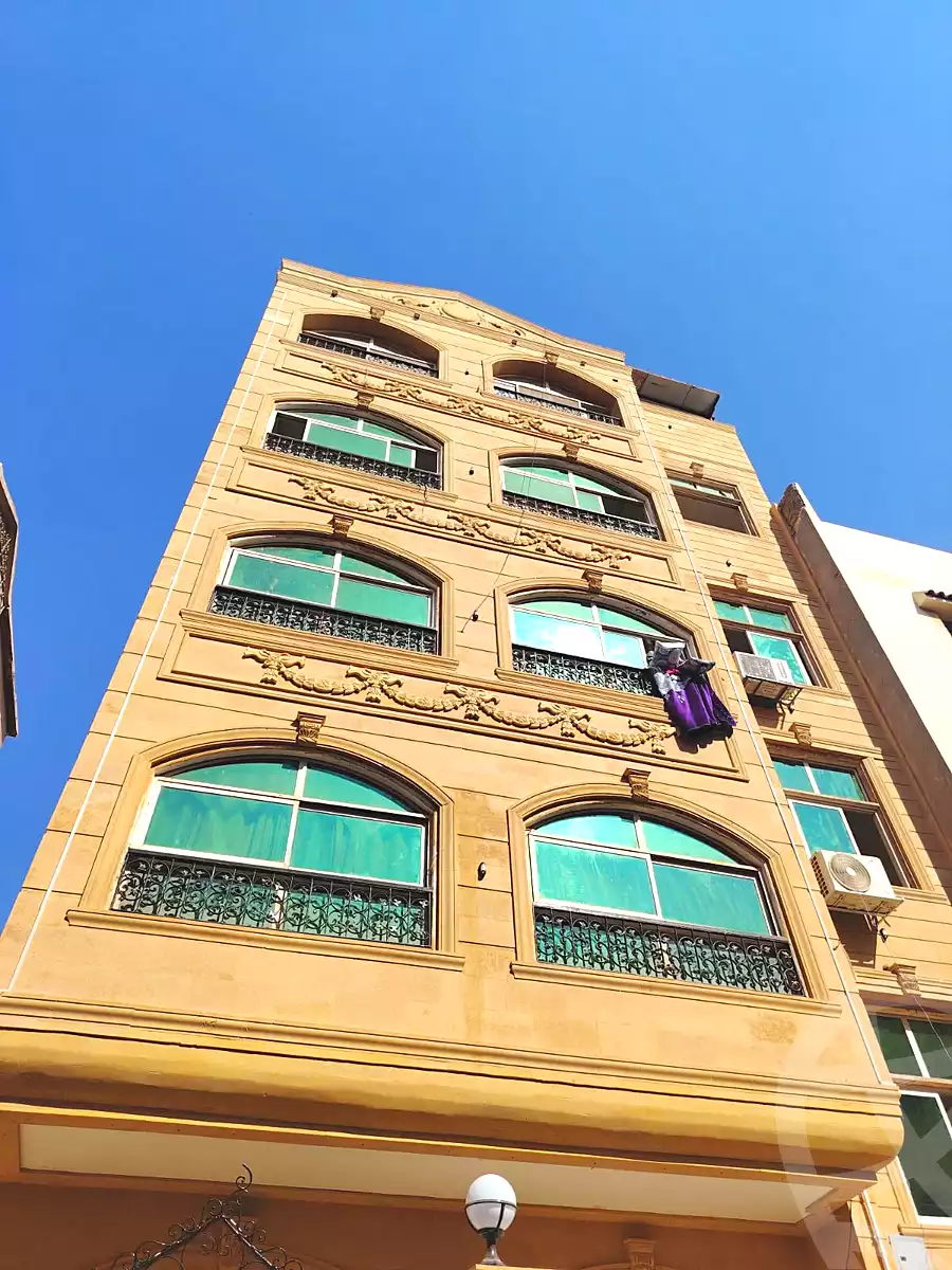https://aqarmap.com.eg/ar/listing/6524662-for-sale-cairo-6th-of-october-el-ahyaa-neighborhood-2nd-divided-from-al-kafrawei-st