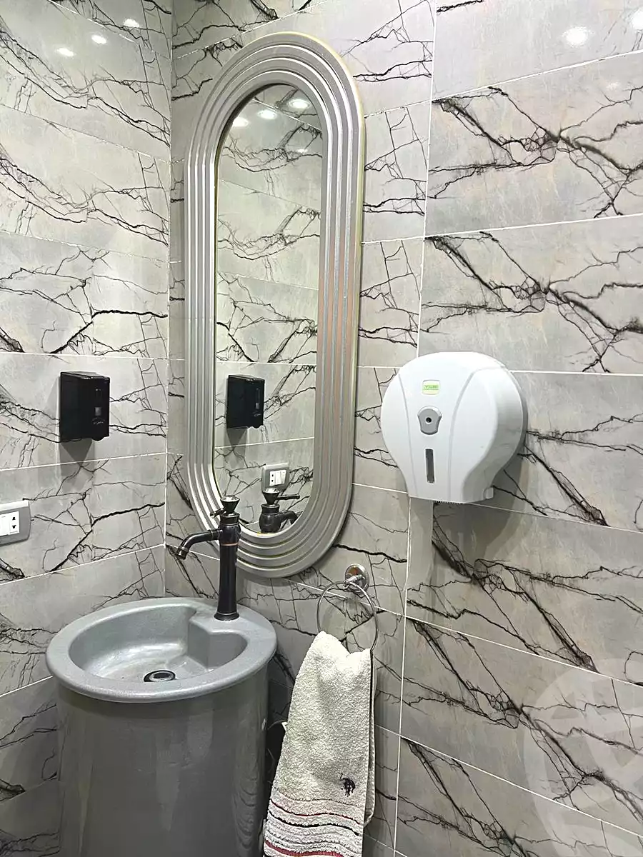 https://aqarmap.com.eg/en/listing/6525293-for-sale-cairo-el-sheikh-zayed-city-el-hay-eltaseaa-area-3