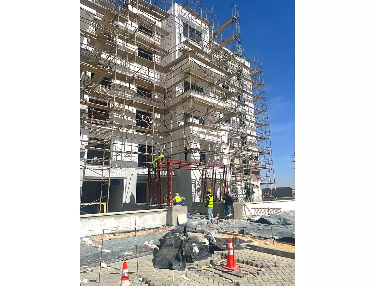 https://aqarmap.com.eg/en/listing/6526123-for-sale-cairo-el-sheikh-zayed-city-compounds-kmbwnd-fyldj-wyst-dr-llttwyr