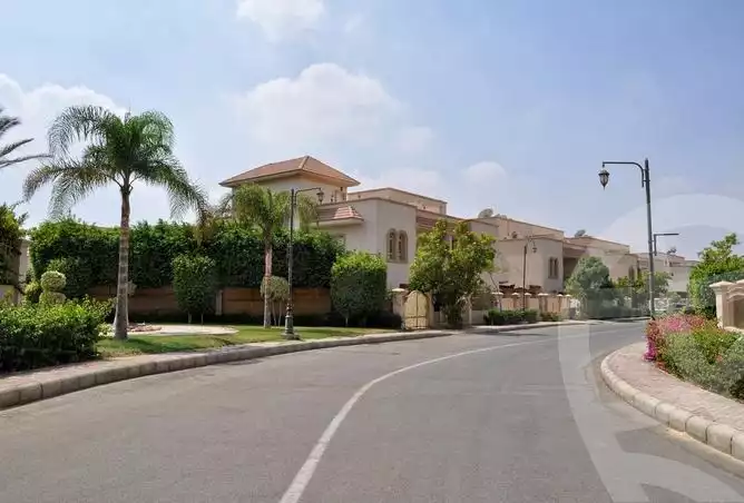 https://aqarmap.com.eg/en/listing/6526468-for-sale-cairo-el-sheikh-zayed-city-compounds-greens