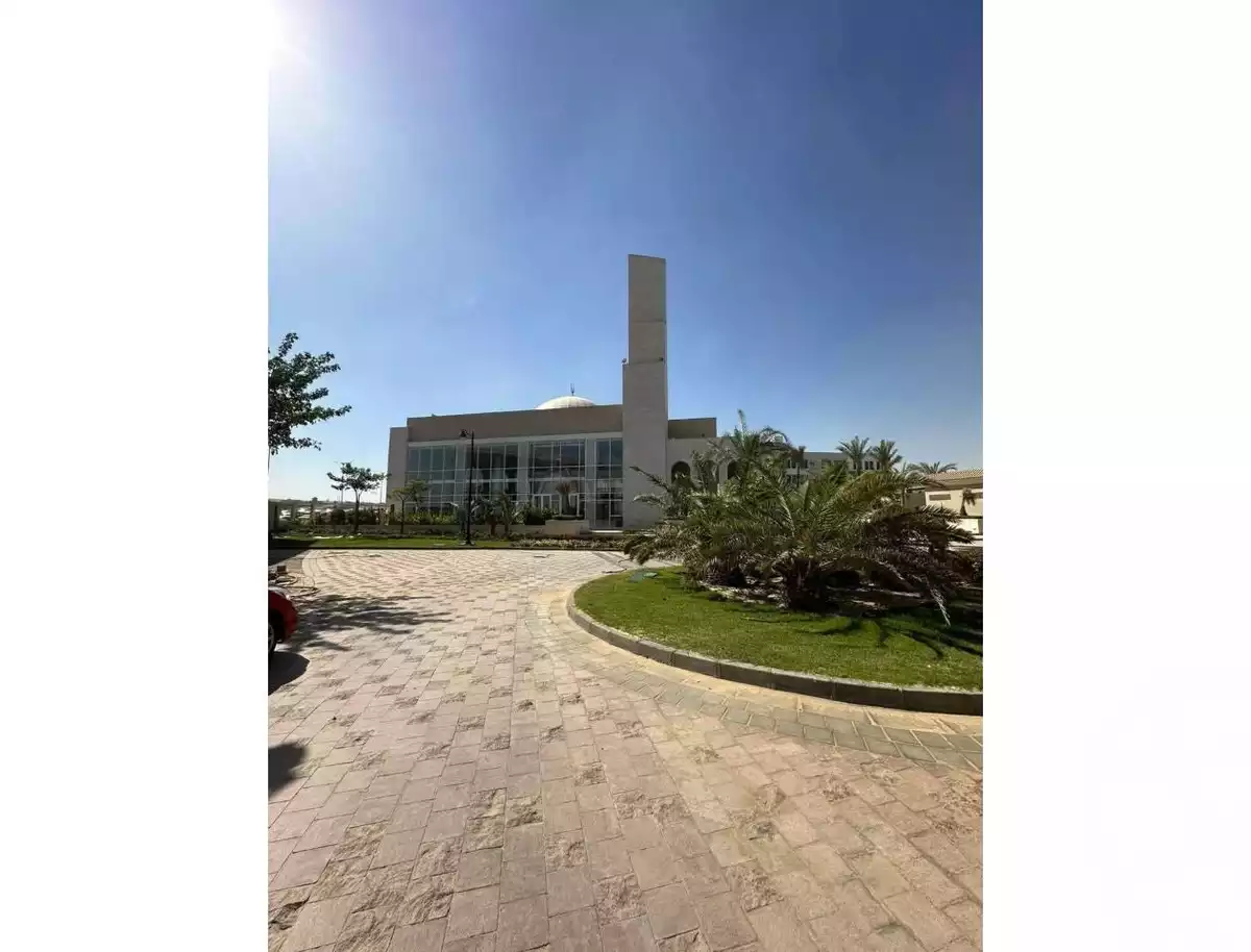 https://aqarmap.com.eg/ar/listing/6359774-for-sale-cairo-el-sheikh-zayed-city-compounds-kmbwnd-fyldj-wyst-dr-llttwyr