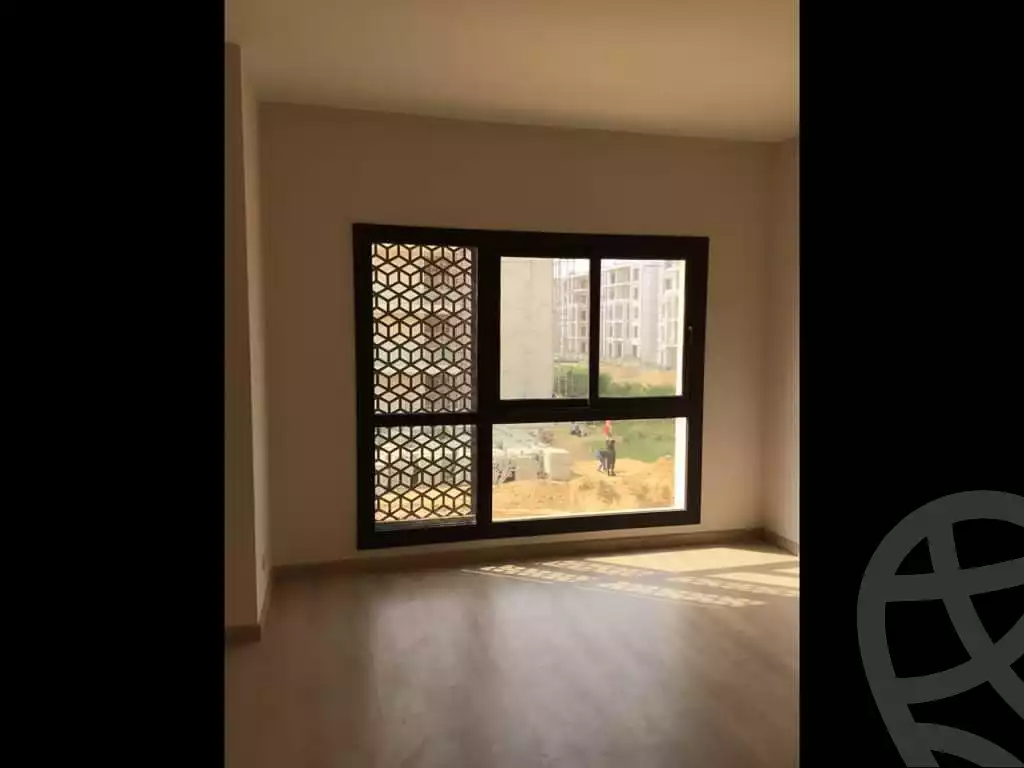 https://aqarmap.com.eg/ar/listing/6542599-for-sale-cairo-el-sheikh-zayed-city-compounds-dh-drys