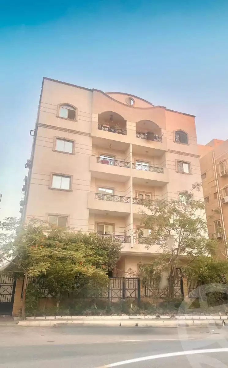 https://aqarmap.com.eg/ar/listing/6545692-for-sale-cairo-new-cairo-el-banafsg-el-banafsag-omarat-al-gabri-st