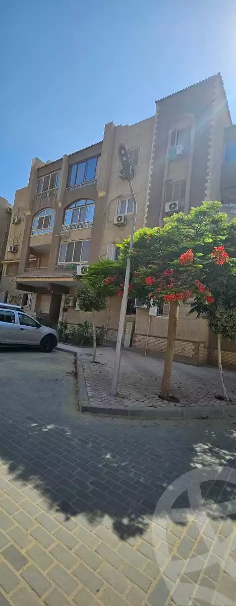 https://aqarmap.com.eg/en/listing/6545696-for-sale-cairo-new-cairo-compounds-kmbwnd-rwd-lzhr