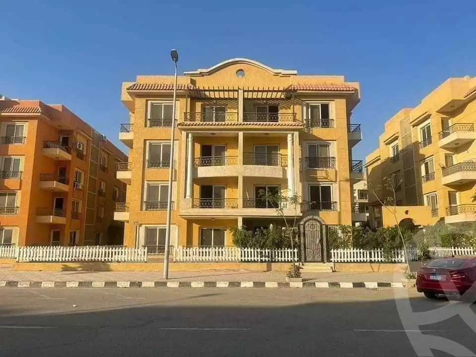 https://aqarmap.com.eg/ar/listing/6548346-for-sale-cairo-el-sheikh-zayed-city-compounds-el-khamayel
