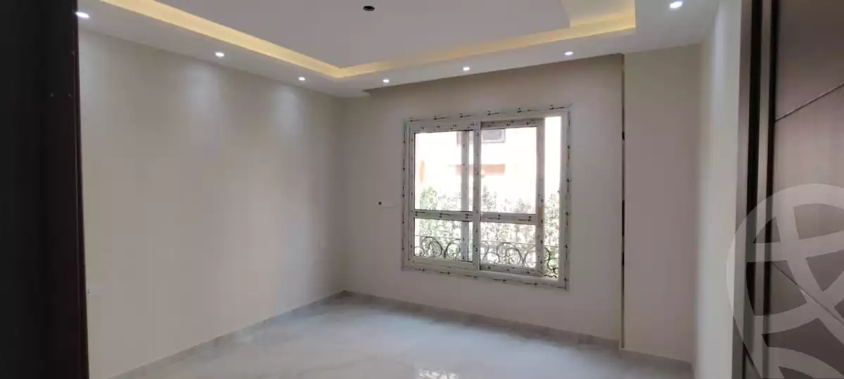 https://aqarmap.com.eg/en/listing/6548399-for-sale-cairo-el-sheikh-zayed-city-compounds-el-khamayel