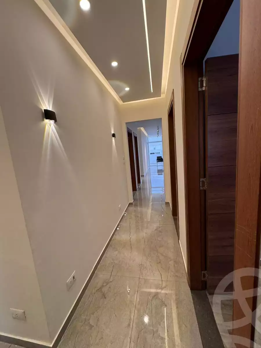https://aqarmap.com.eg/ar/listing/6548715-for-sale-cairo-new-cairo-compounds-hyde-park-centre-ville-hyde-park