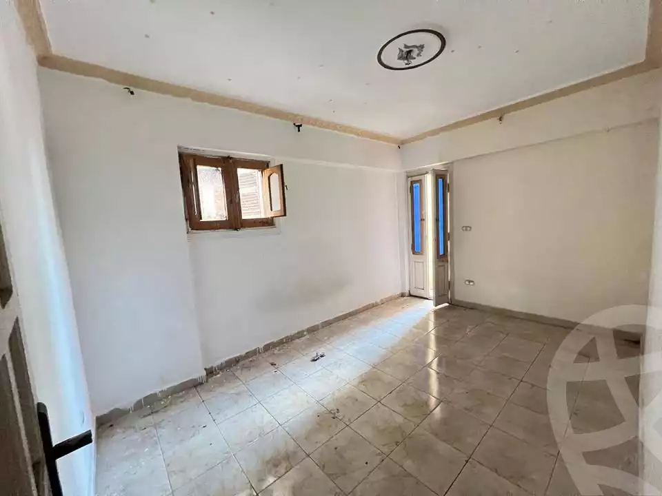 https://aqarmap.com.eg/ar/listing/6550635-for-sale-alexandria-moharram-bey-tryq-qn-lswys