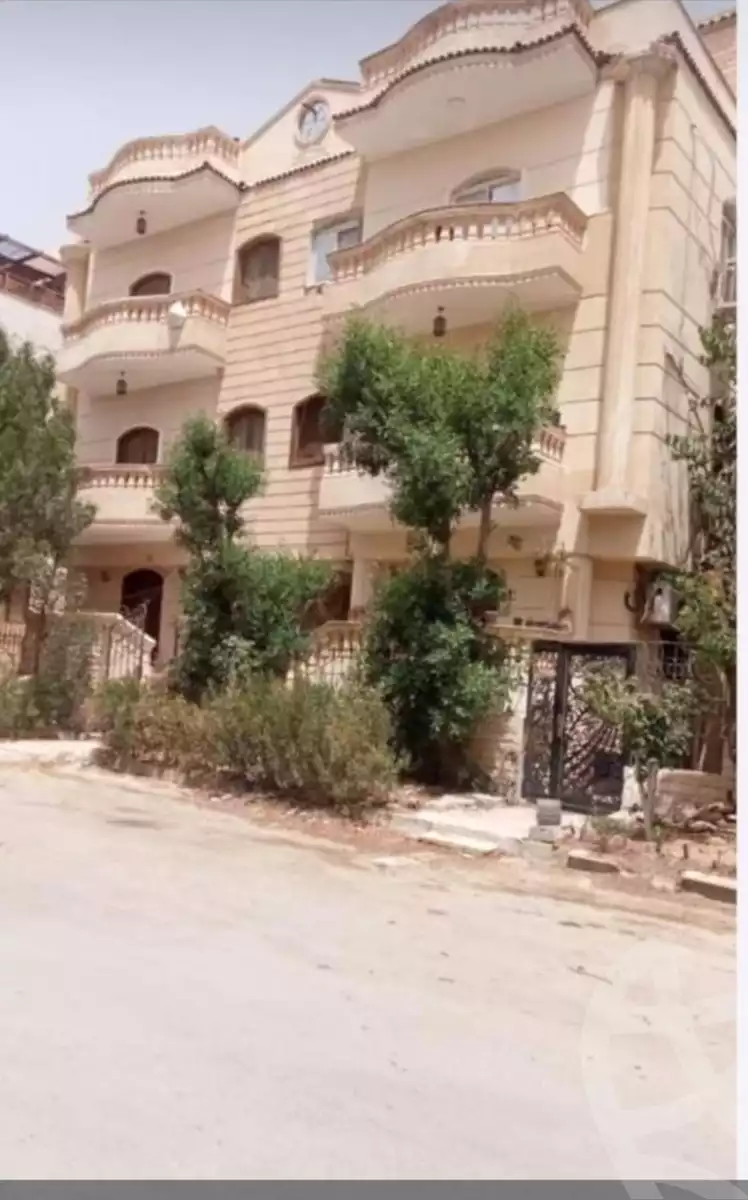 https://aqarmap.com.eg/ar/listing/6555362-for-rent-cairo-new-cairo-el-ahyaa-fourth-neighborhood-street-1
