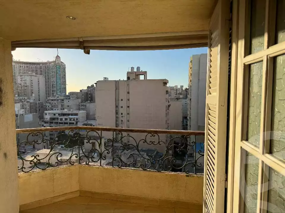 https://aqarmap.com.eg/en/listing/6556447-for-sale-alexandria-ganaklis